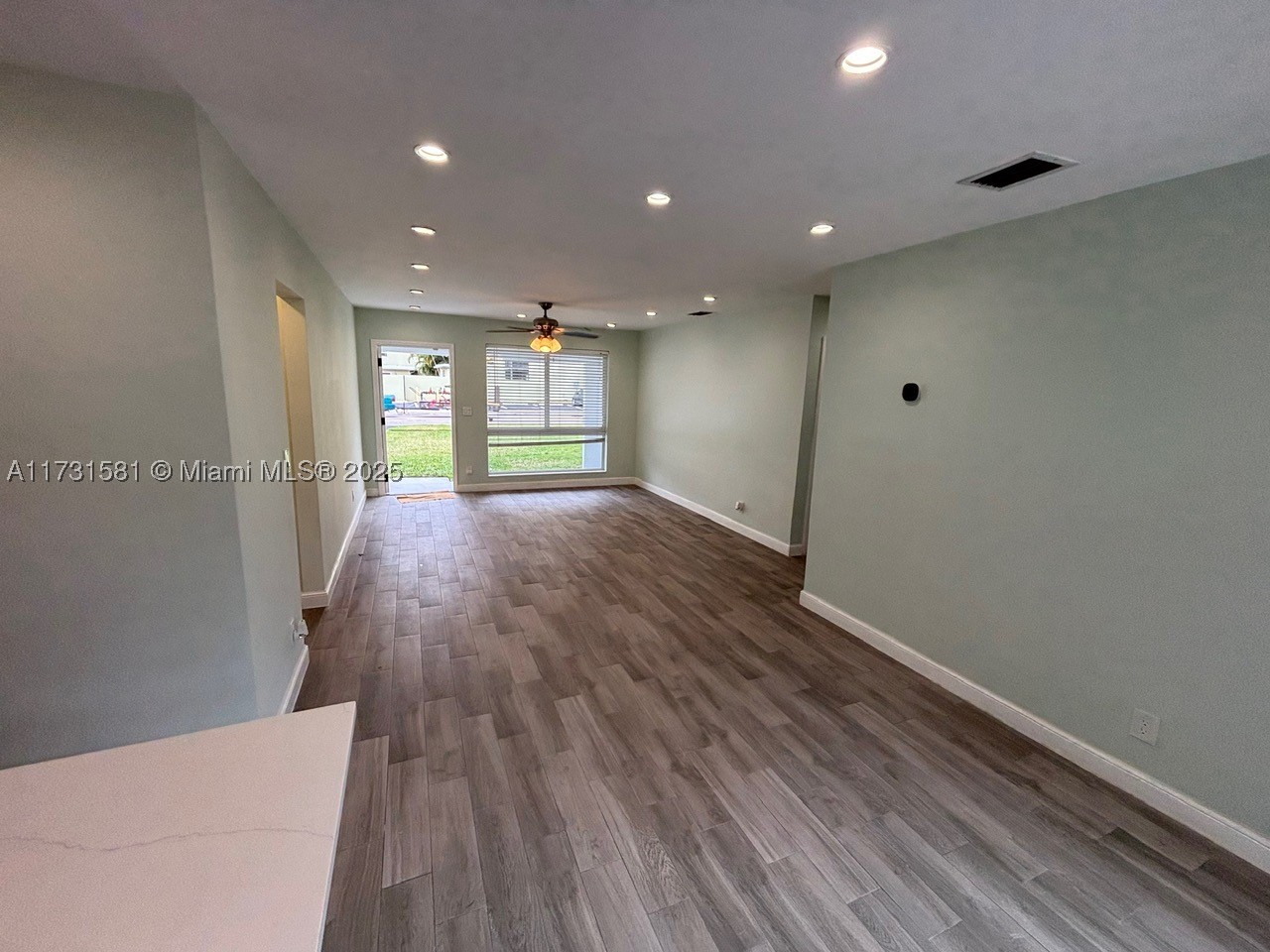 1426 Arthur St Property Photo 4