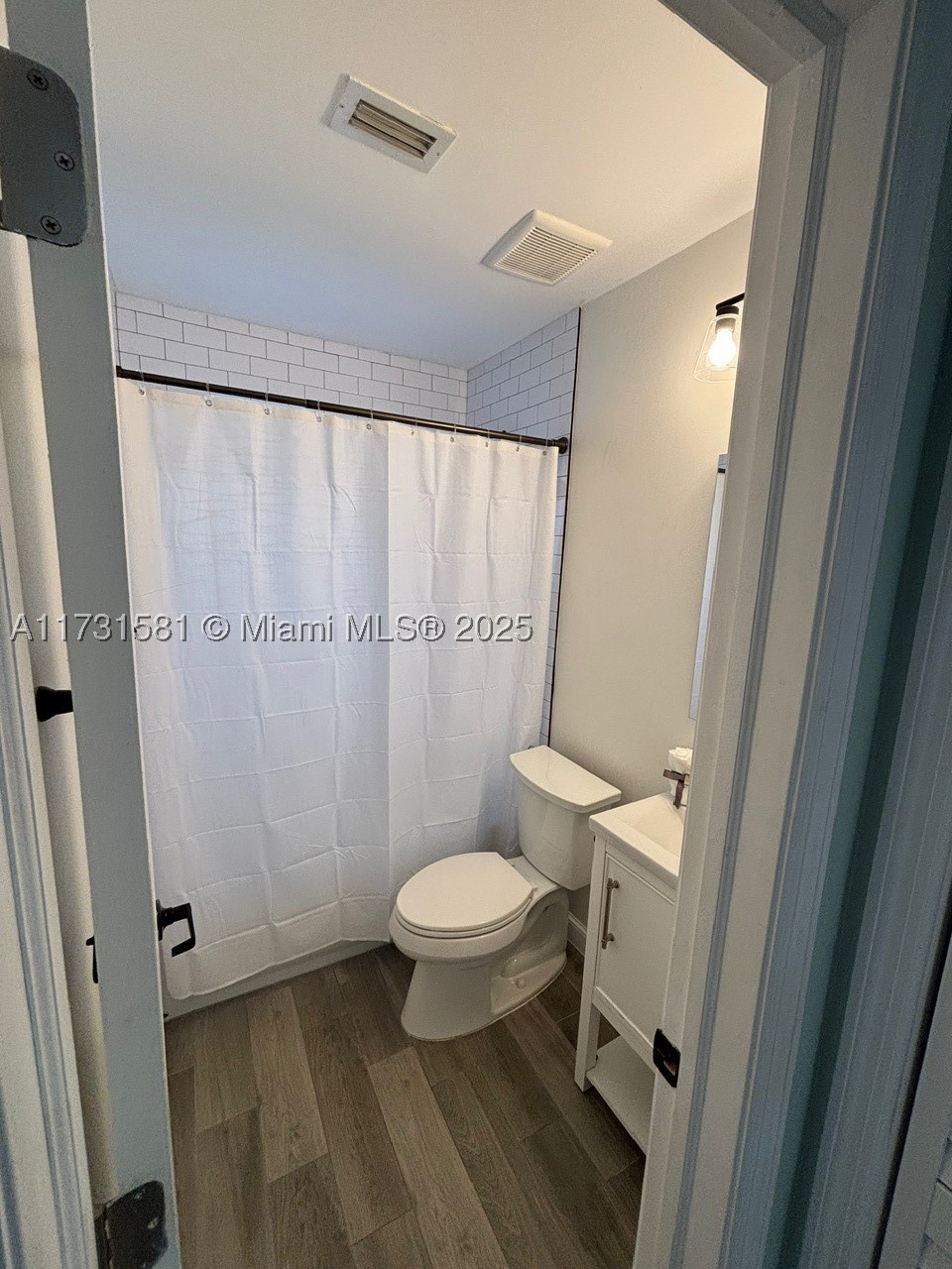 1426 Arthur St Property Photo 12