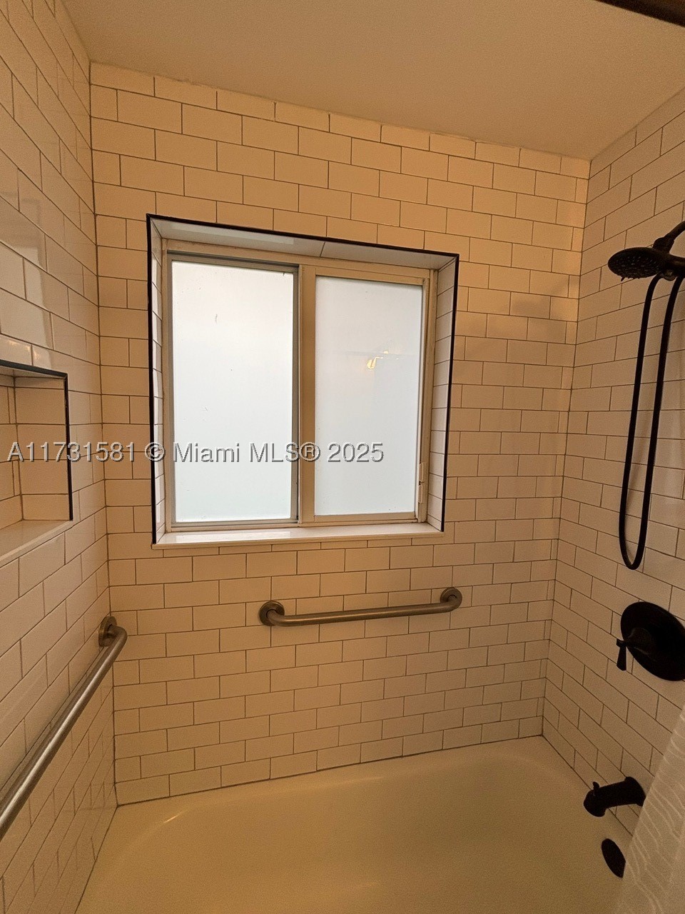 1426 Arthur St Property Photo 13