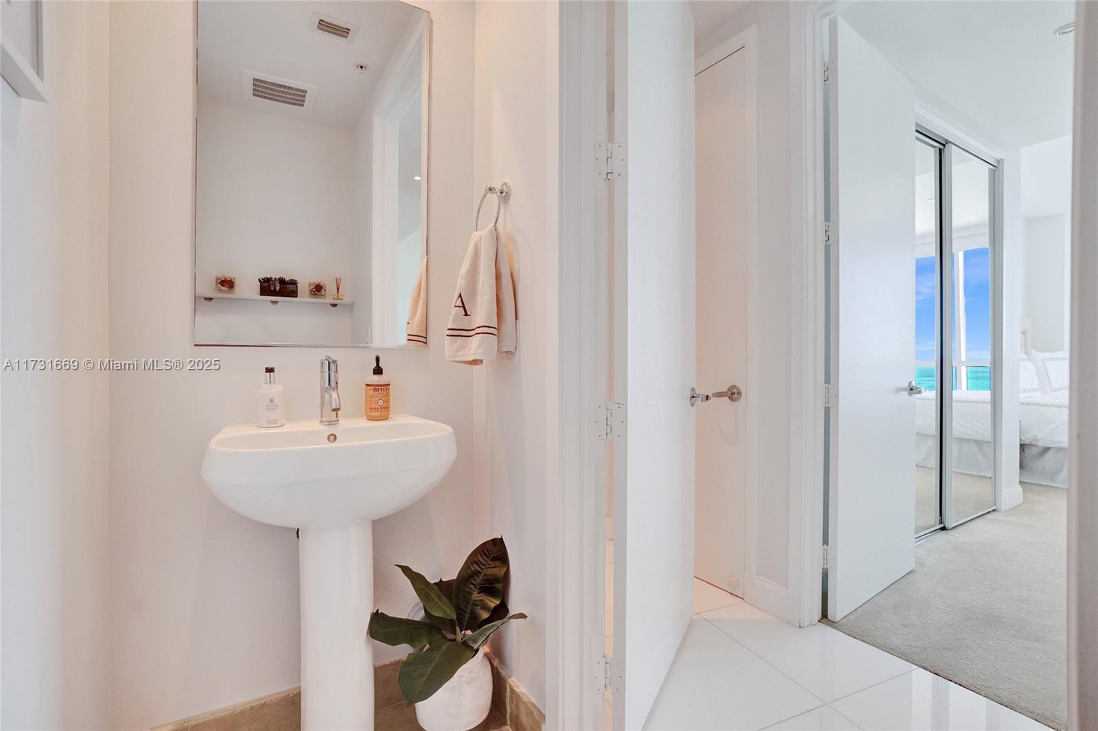 18201 Collins Ave 3804 Property Photo 18