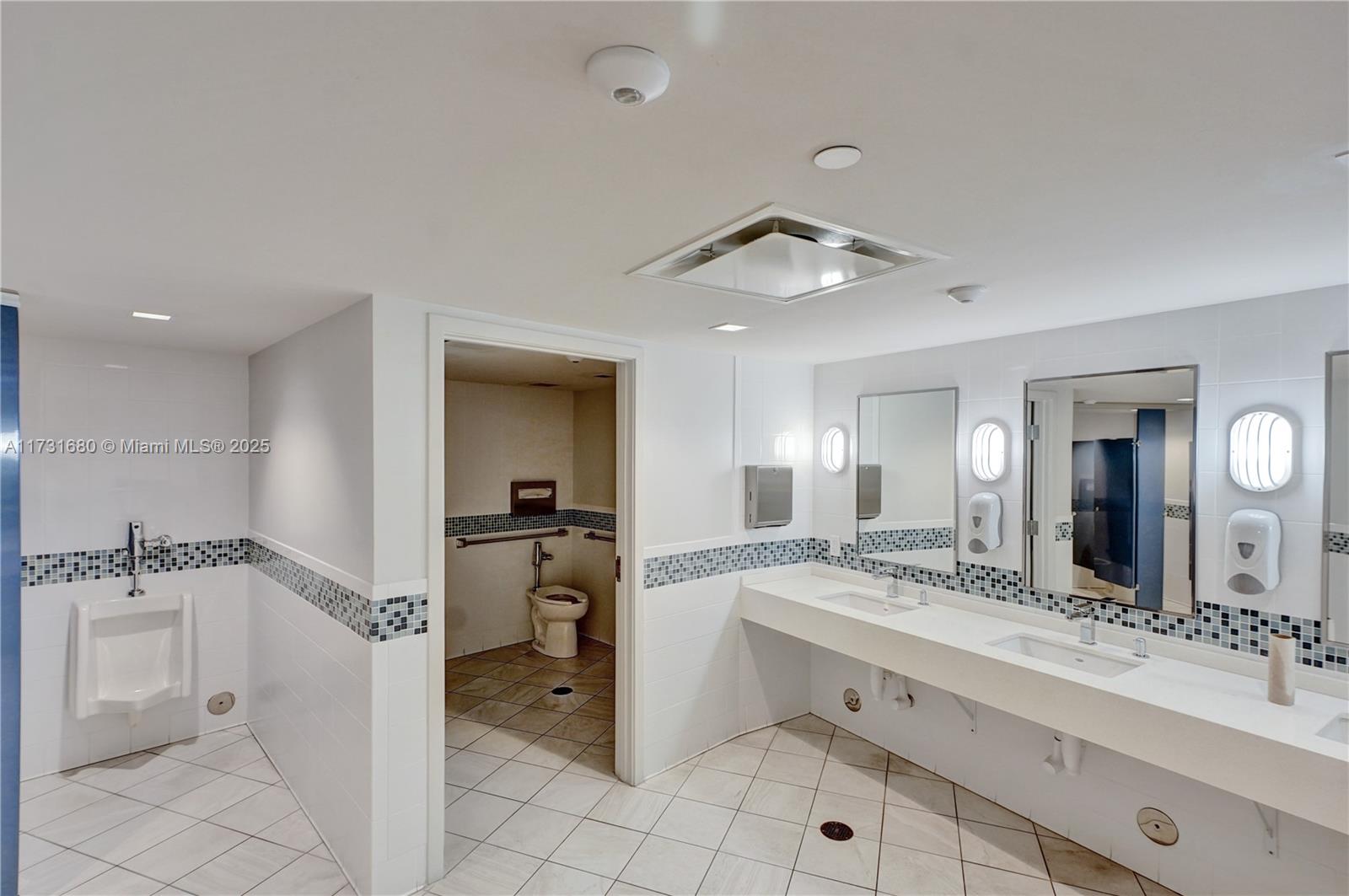 2500 Parkview Dr 808 Property Photo 30