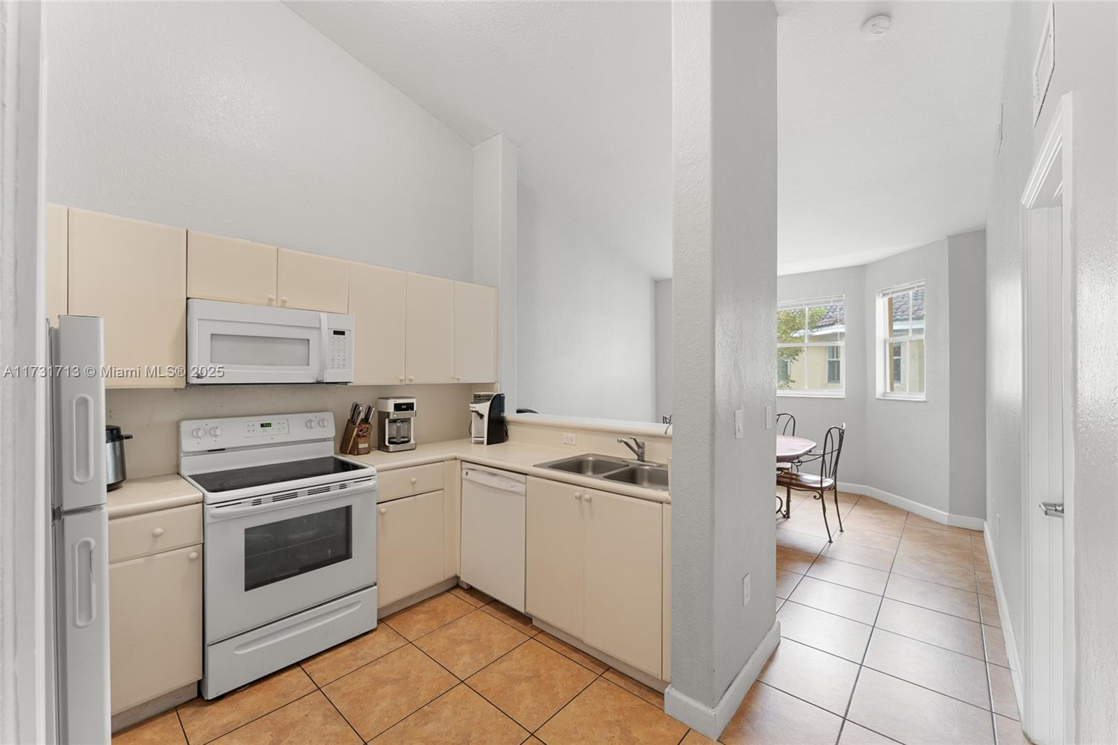 1651 Se 28th Ct 201 Property Photo 4