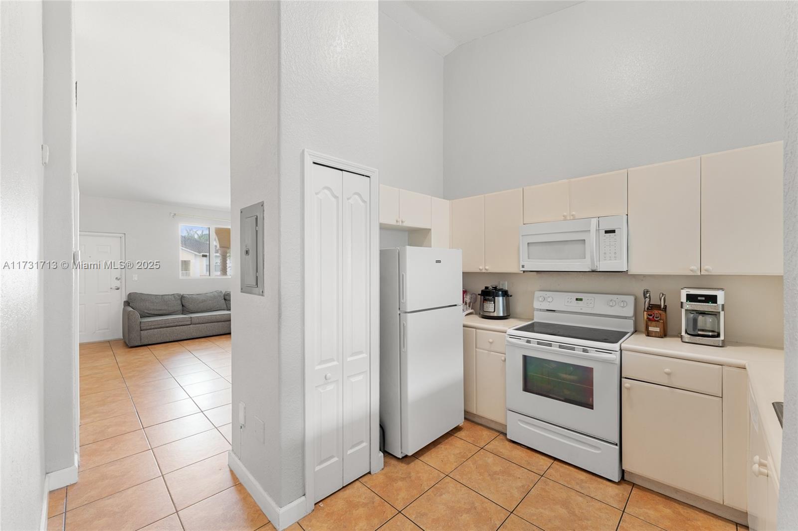 1651 Se 28th Ct 201 Property Photo 6