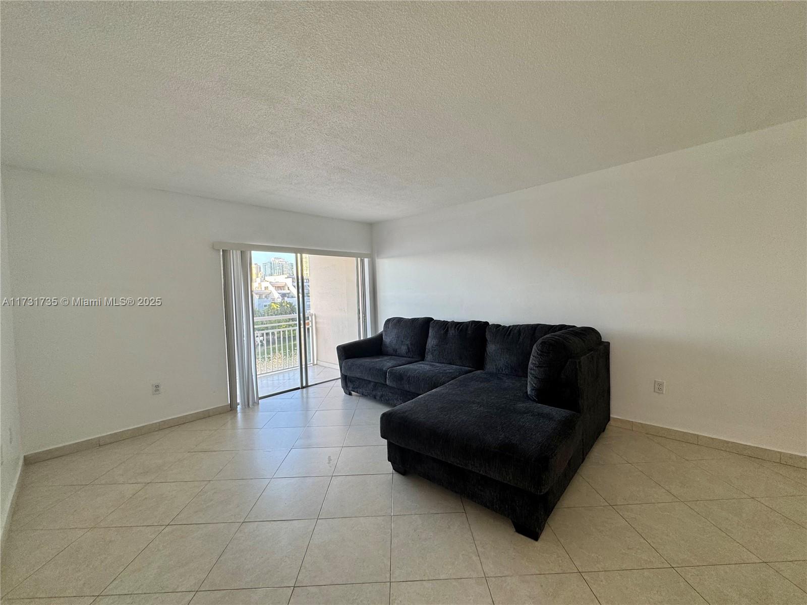 400 Kings Point Dr 411 Property Photo 6