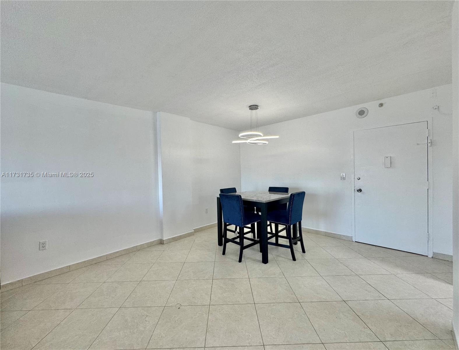 400 Kings Point Dr 411 Property Photo 10