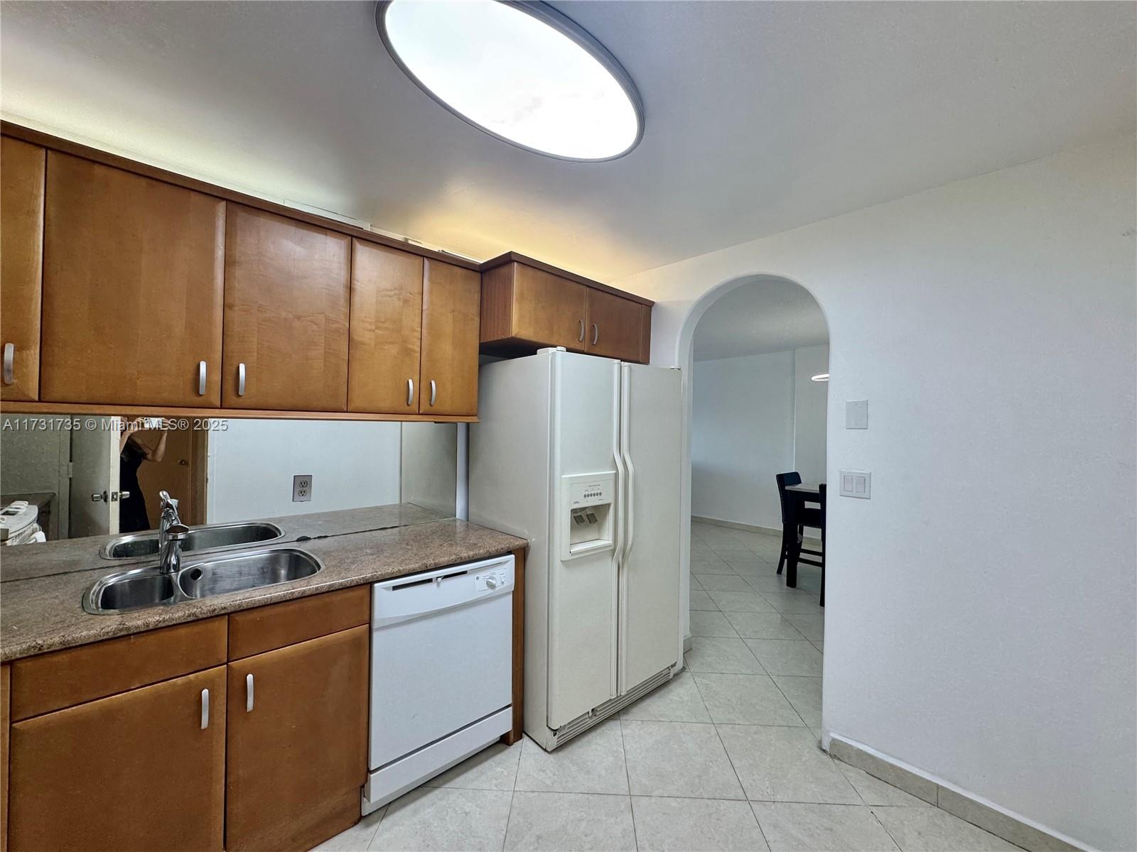 400 Kings Point Dr 411 Property Photo 11