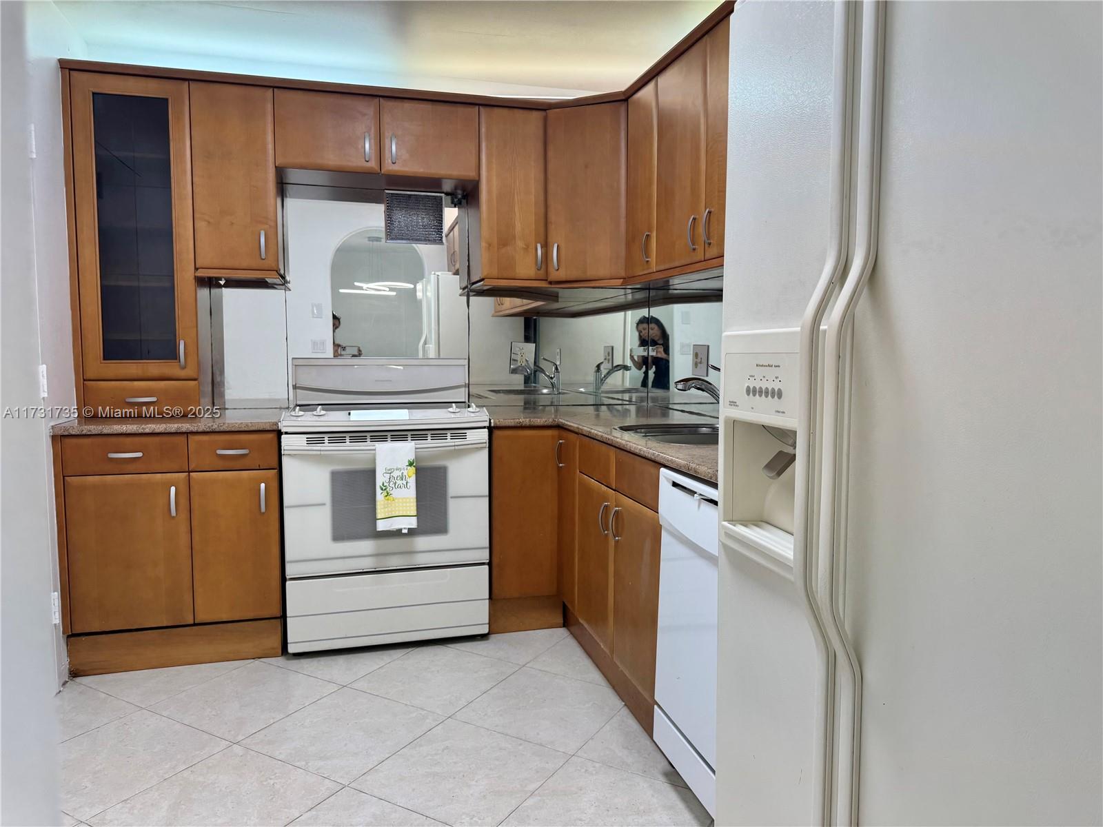 400 Kings Point Dr 411 Property Photo 15