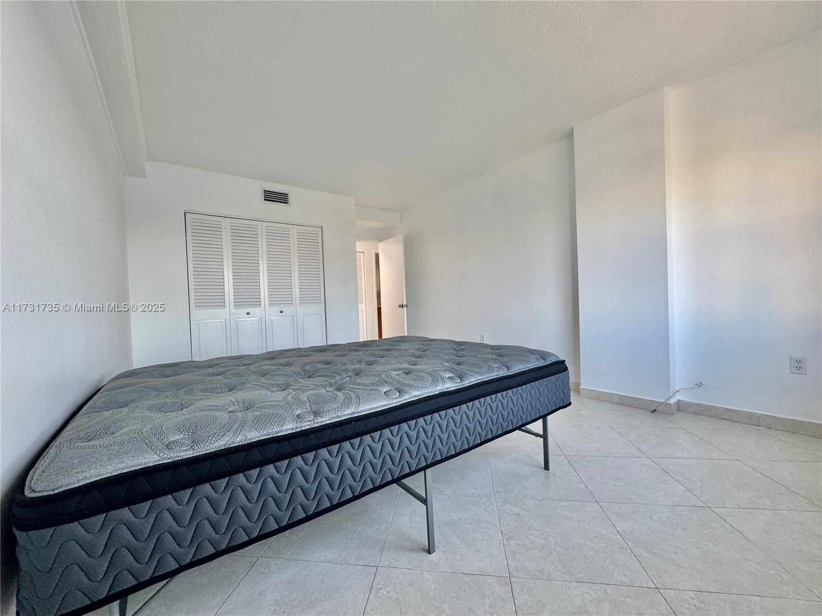 400 Kings Point Dr 411 Property Photo 26