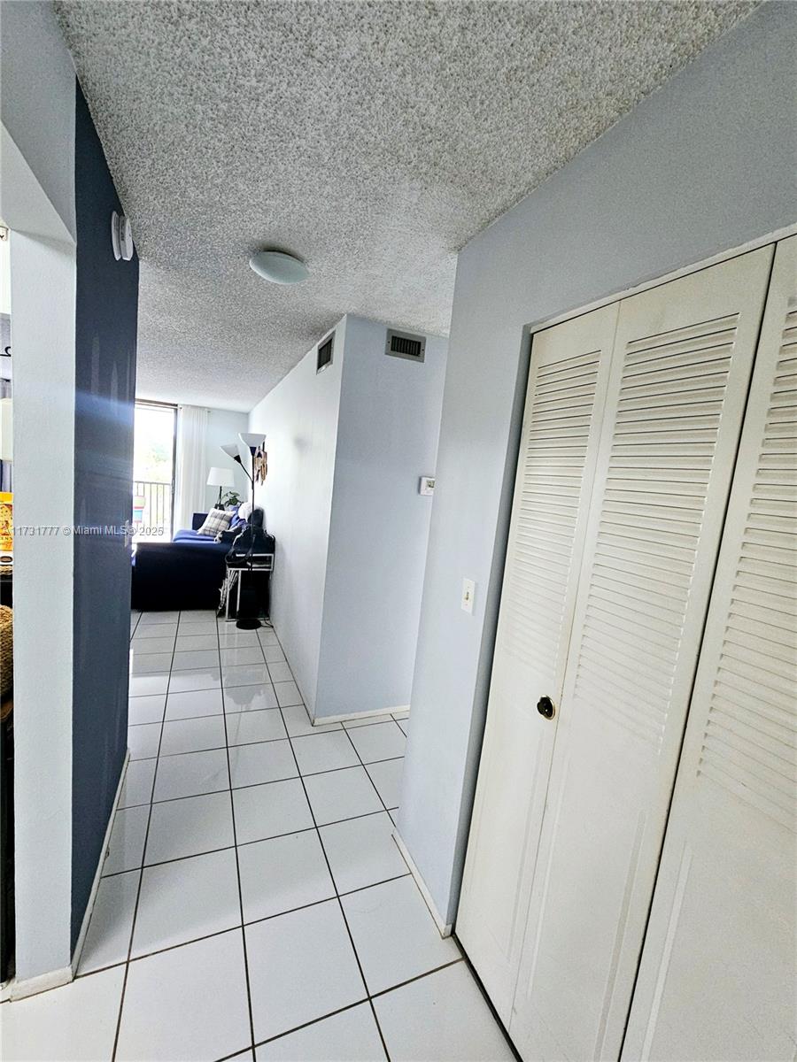 16950 W Dixie Hwy A427 Property Photo 12