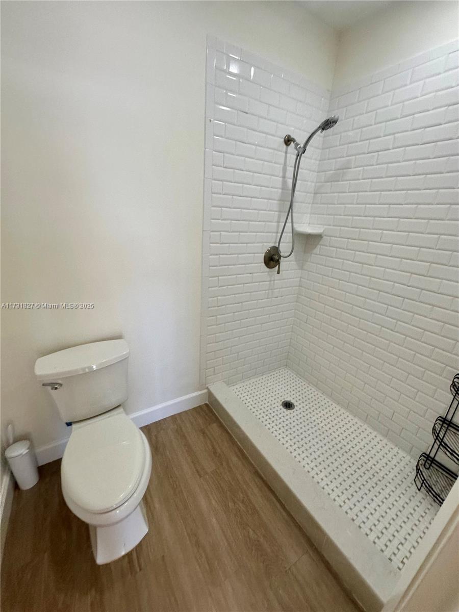 2722 Ne 1st St 3 Property Photo 8