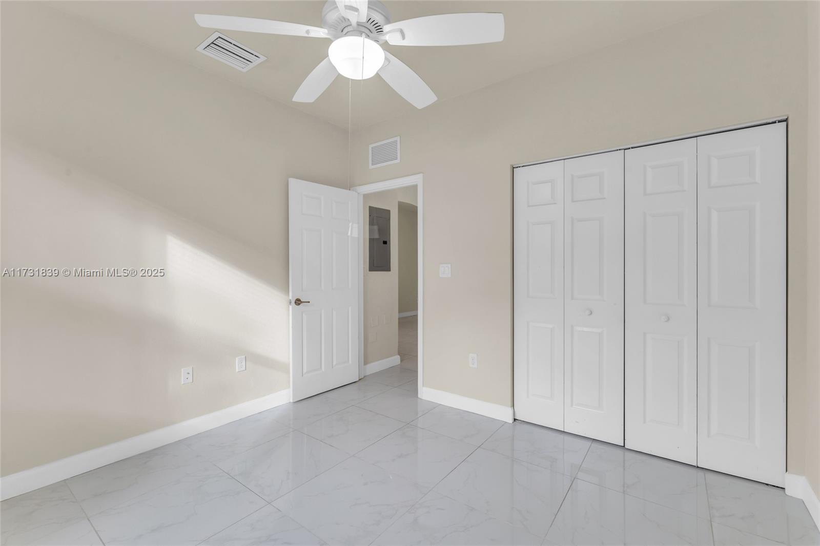 132 Se 28th Pl 9 Property Photo 18