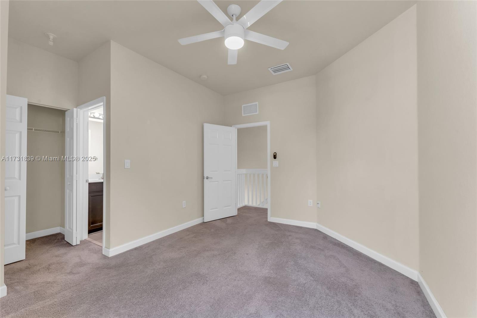 132 Se 28th Pl 9 Property Photo 23