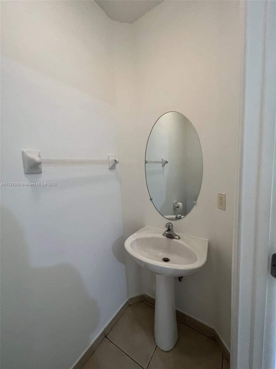 2227 Se 23rd Ter 2227 Property Photo 28