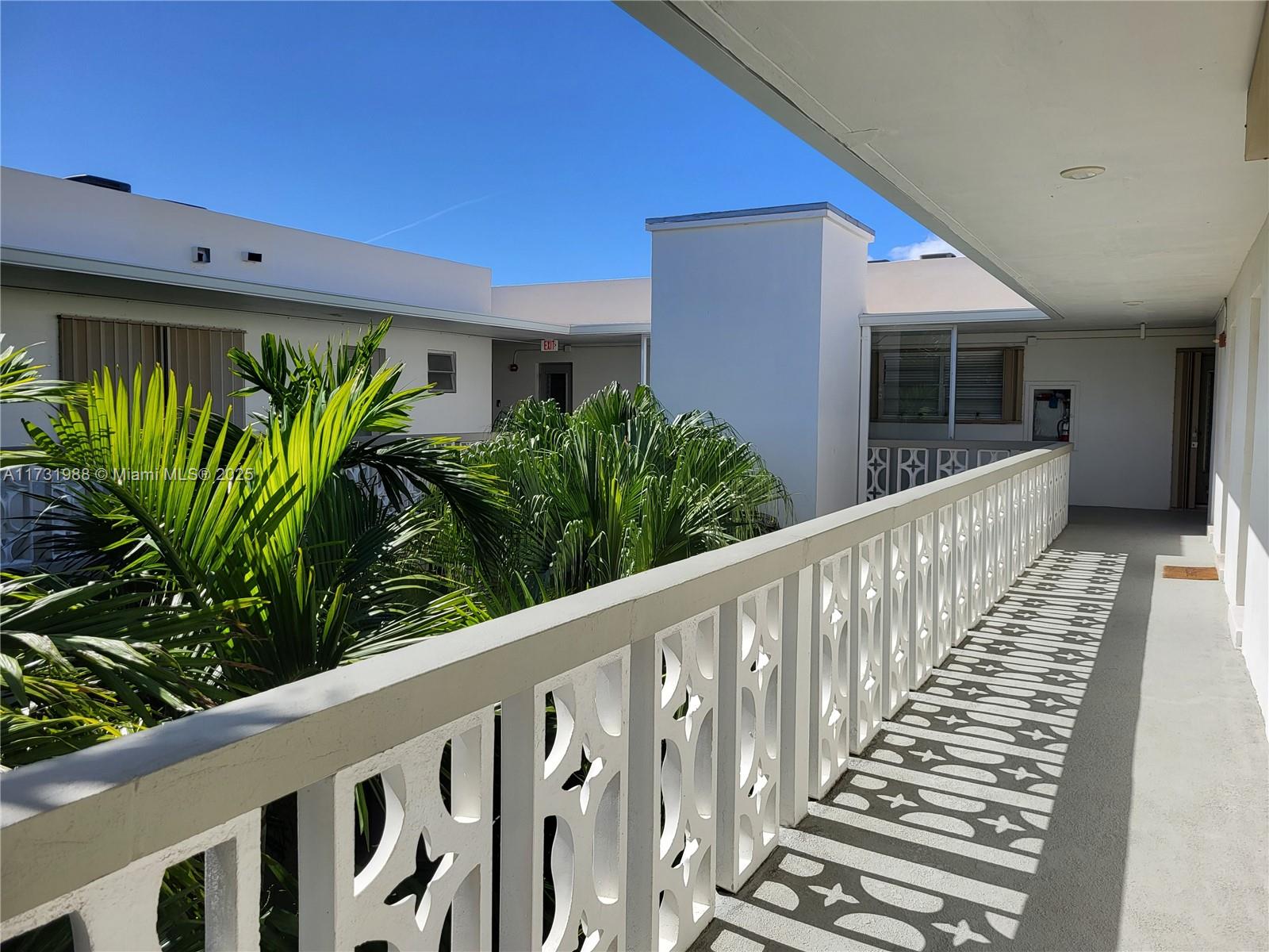 9700 E Bay Harbor Dr 506 Property Photo 8