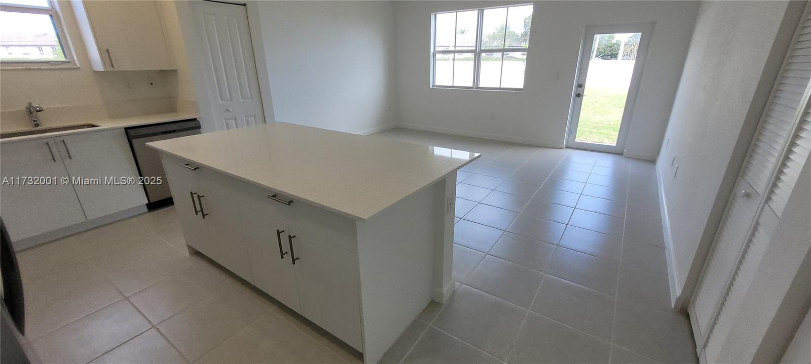 2355 Se 24 Ct 2 Property Photo 8