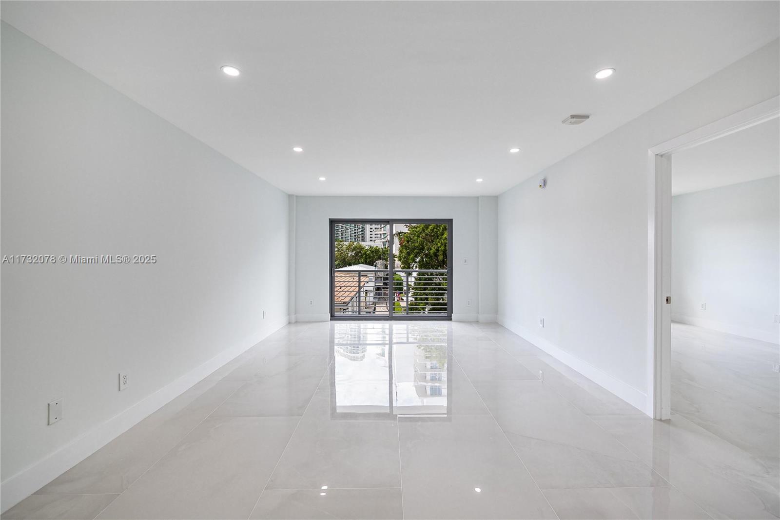 1450 Lincoln Rd 409 Property Photo 10