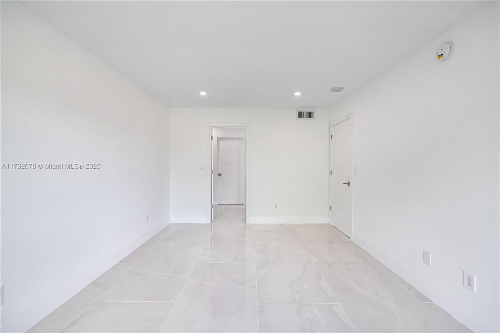 1450 Lincoln Rd 409 Property Photo 13