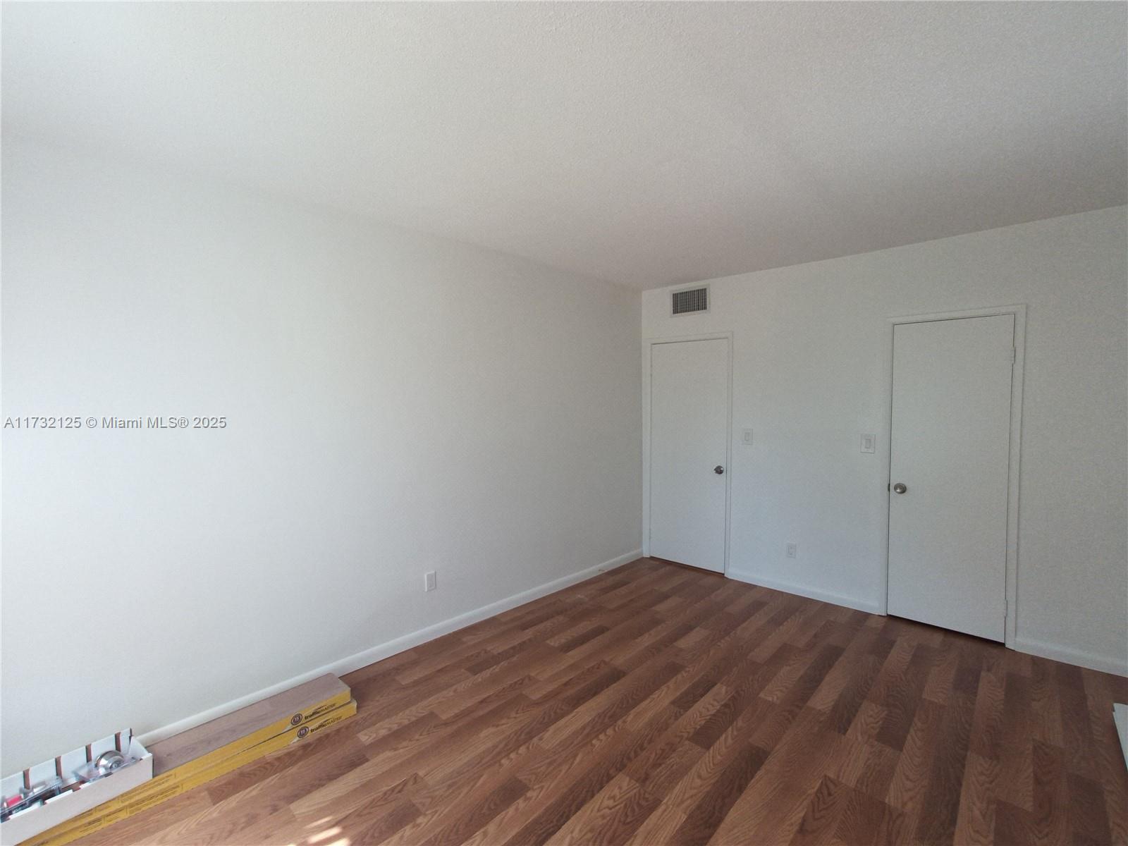 450 Golden Isles Dr 2b Property Photo 13
