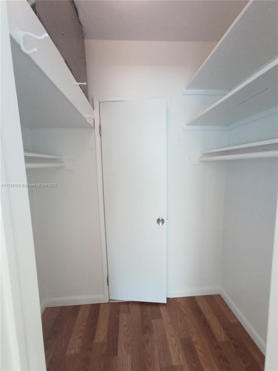 450 Golden Isles Dr 2b Property Photo 20
