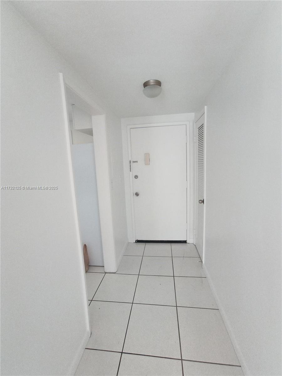 450 Golden Isles Dr 2b Property Photo 21