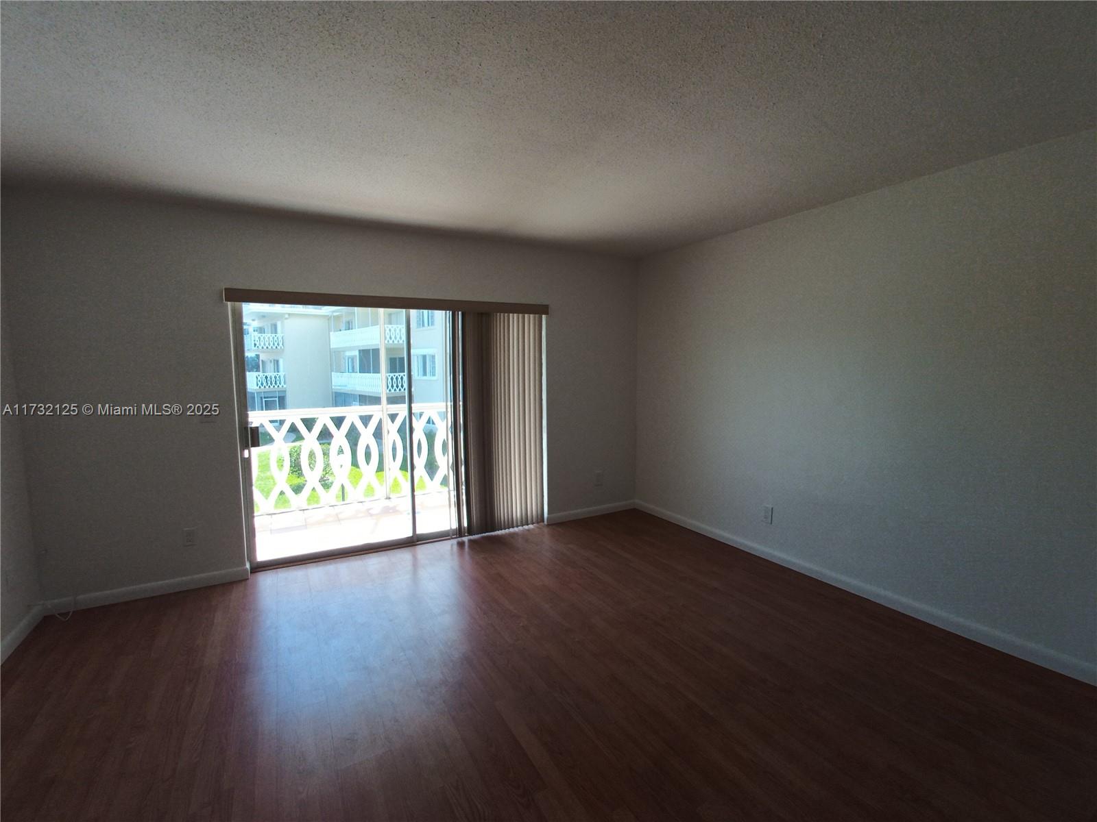 450 Golden Isles Dr 2b Property Photo 23