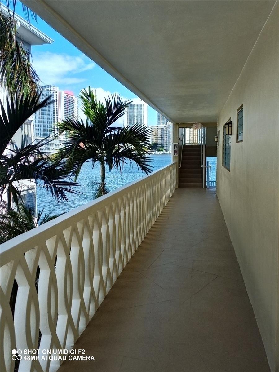450 Golden Isles Dr 2b Property Photo 27