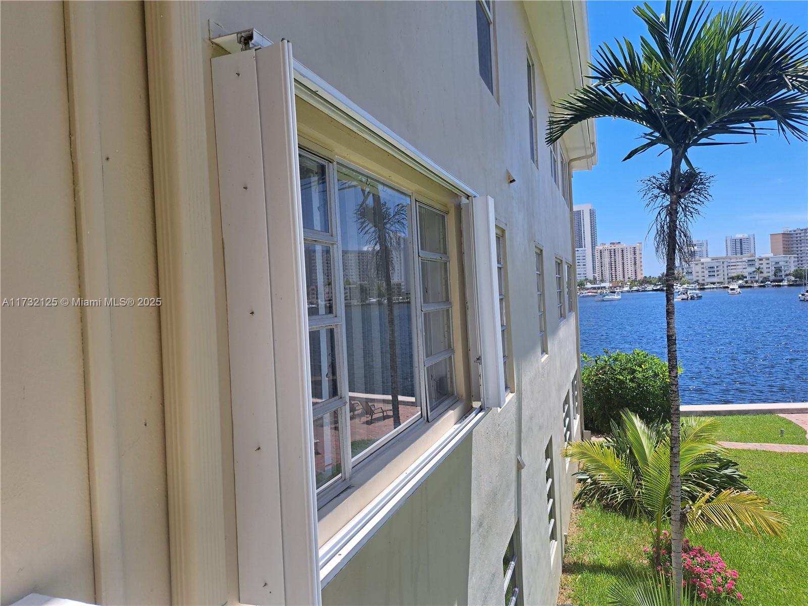 450 Golden Isles Dr 2b Property Photo 28