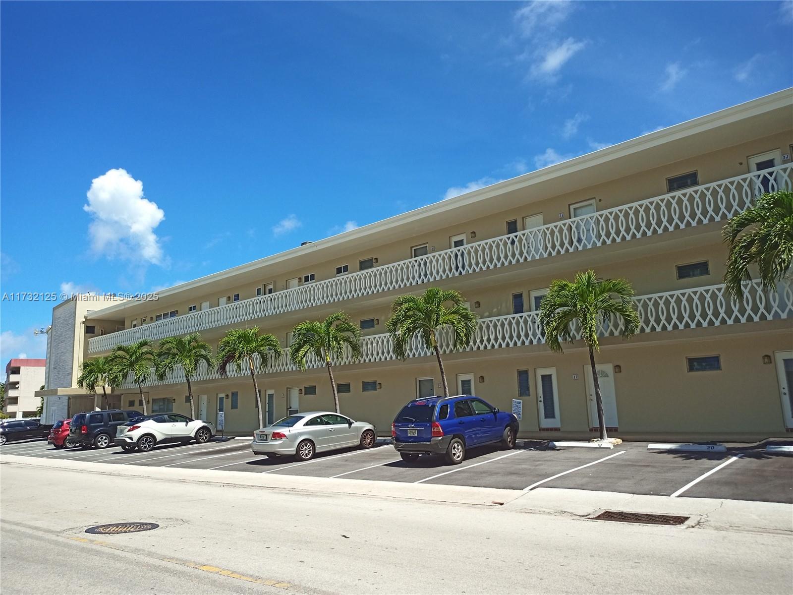 450 Golden Isles Dr 2b Property Photo 41