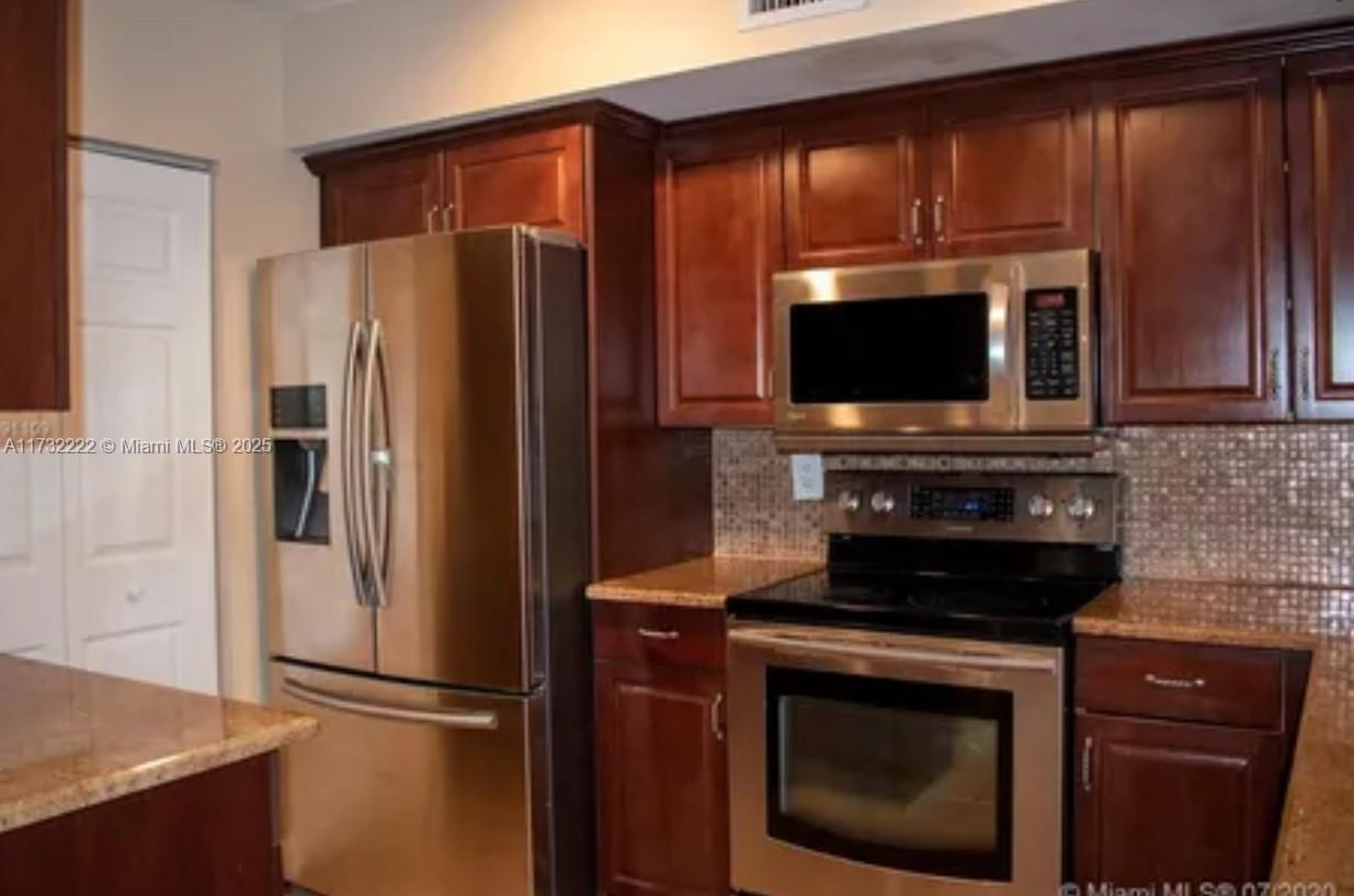 2640 S University Dr 316 Property Photo 1