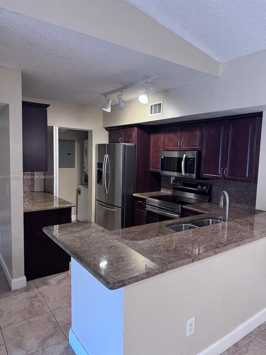 2640 S University Dr 316 Property Photo 15