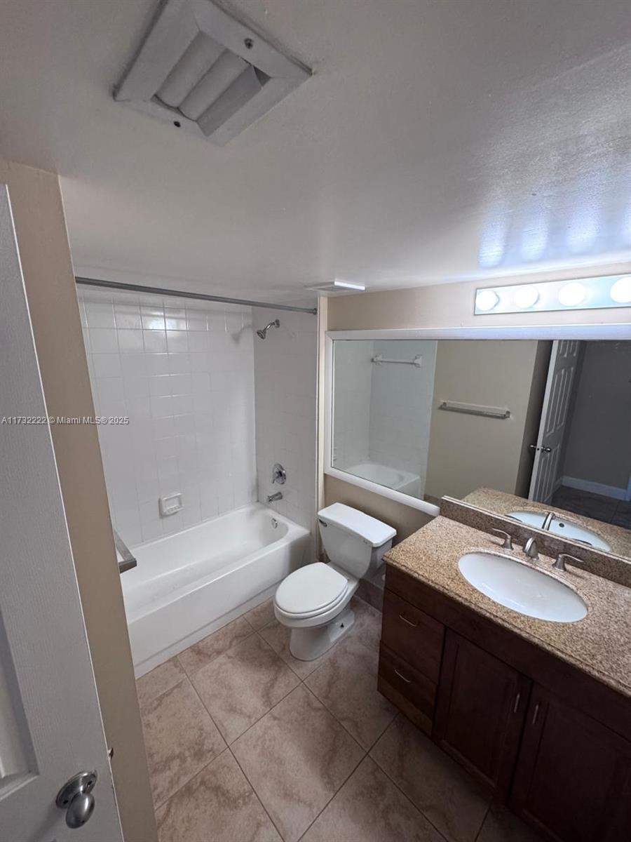 2640 S University Dr 316 Property Photo 16