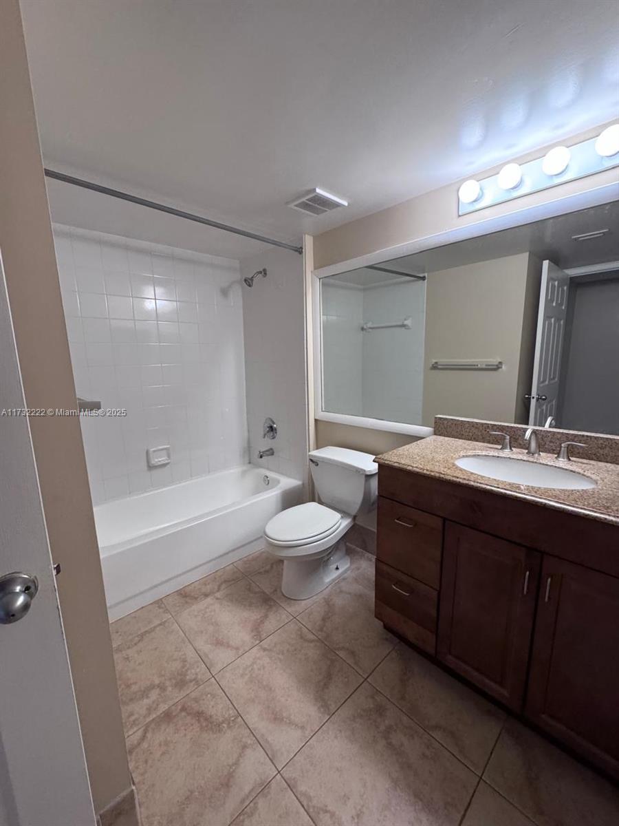 2640 S University Dr 316 Property Photo 17