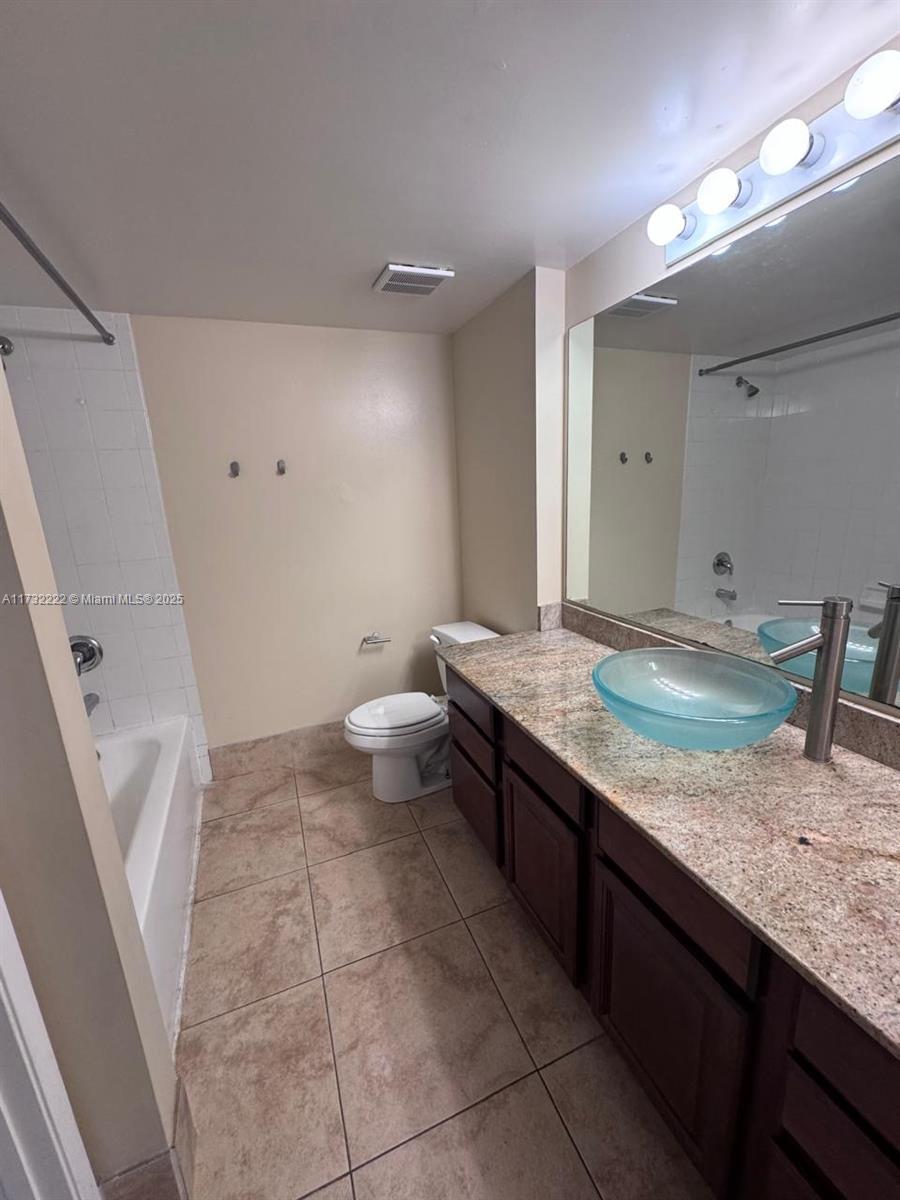 2640 S University Dr 316 Property Photo 20