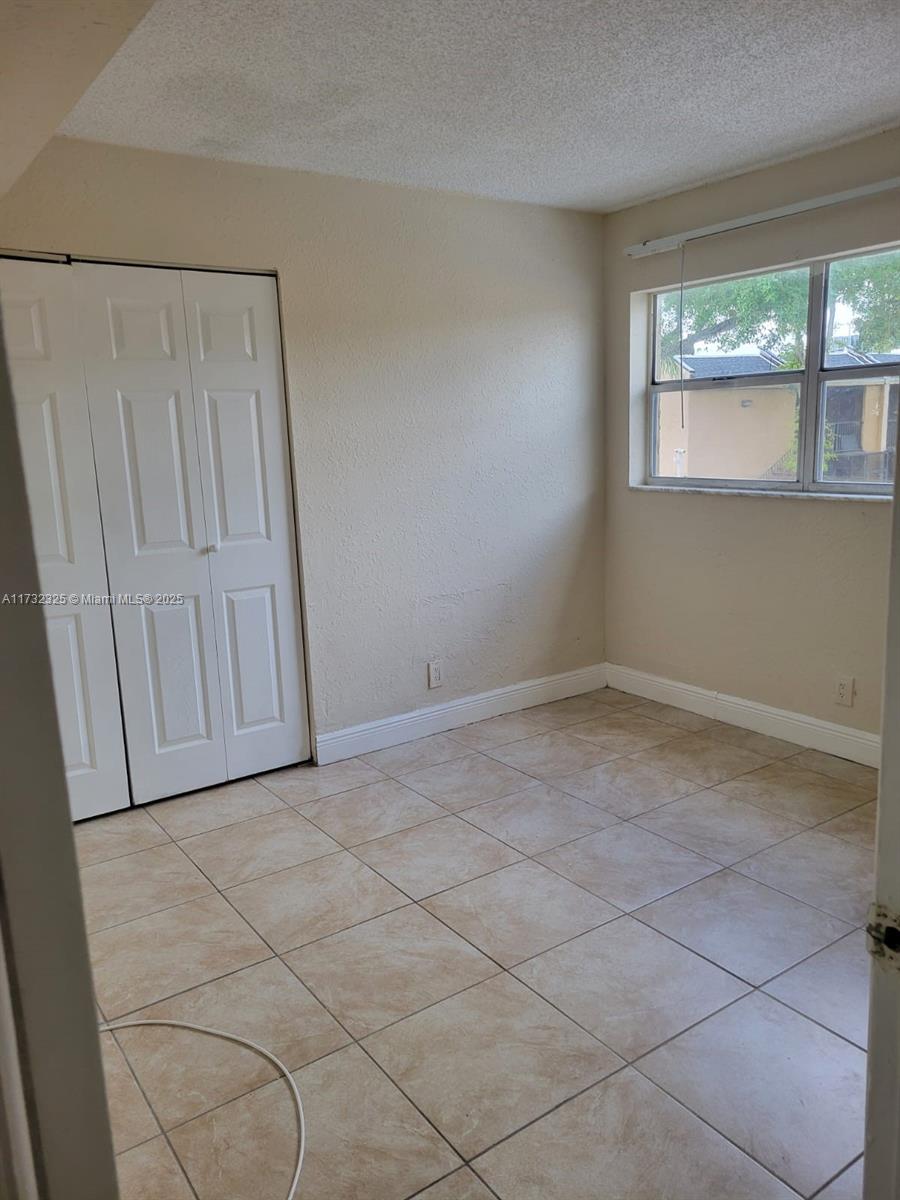 4419 Treehouse Ln H Property Photo 10
