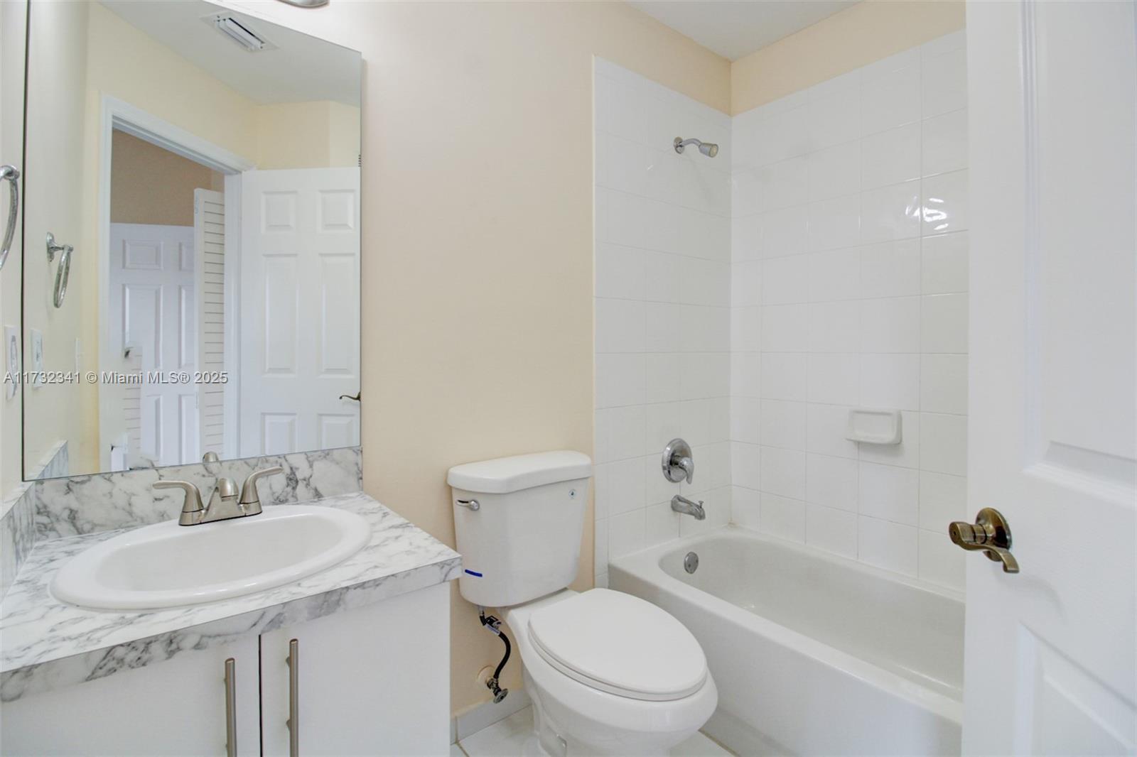 2205 Se 23rd Rd 2205 Property Photo 15
