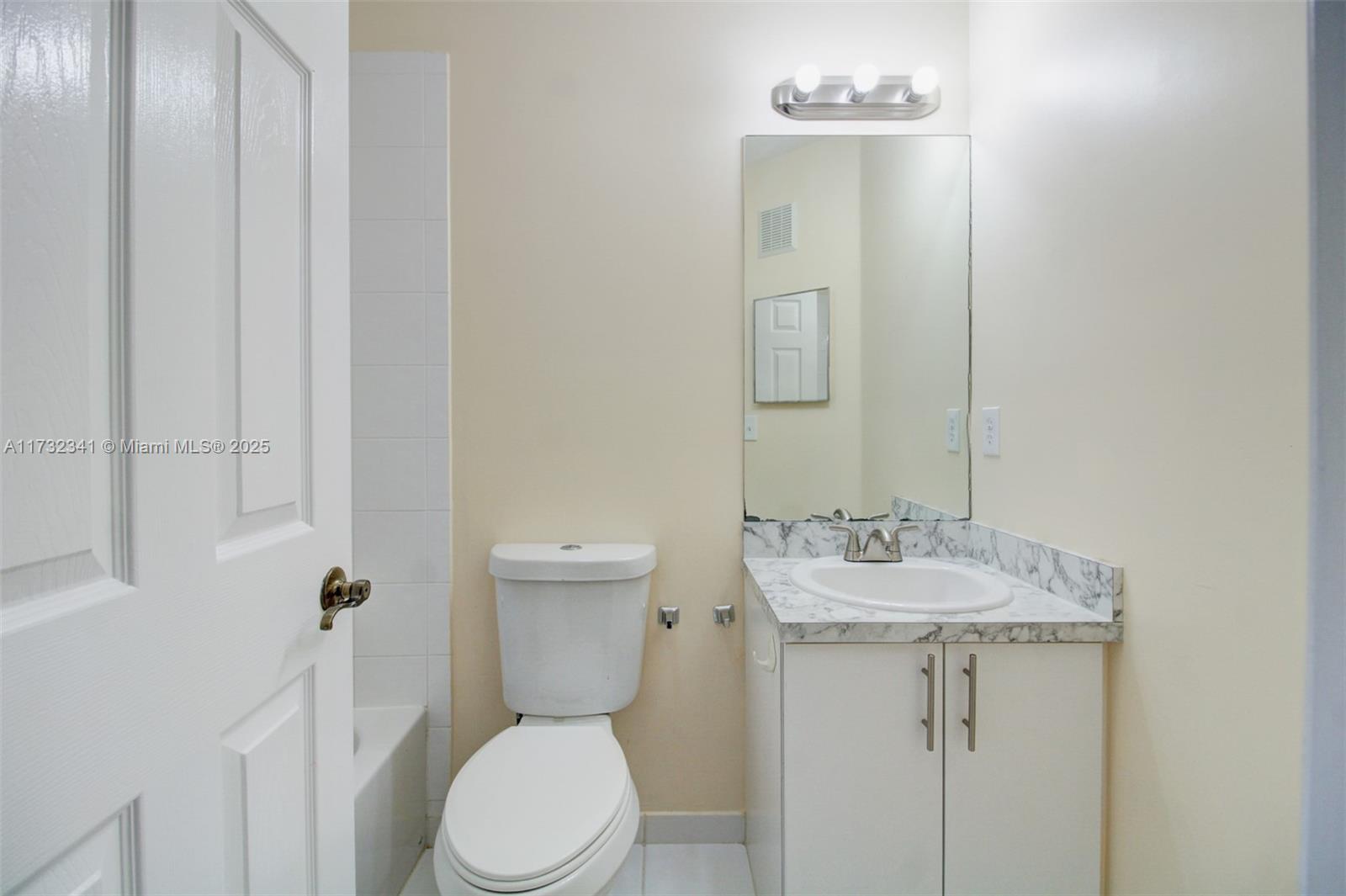 2205 Se 23rd Rd 2205 Property Photo 17