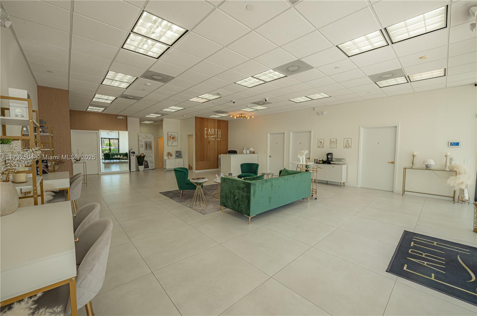 20335 Biscayne Blvd Property Photo 10
