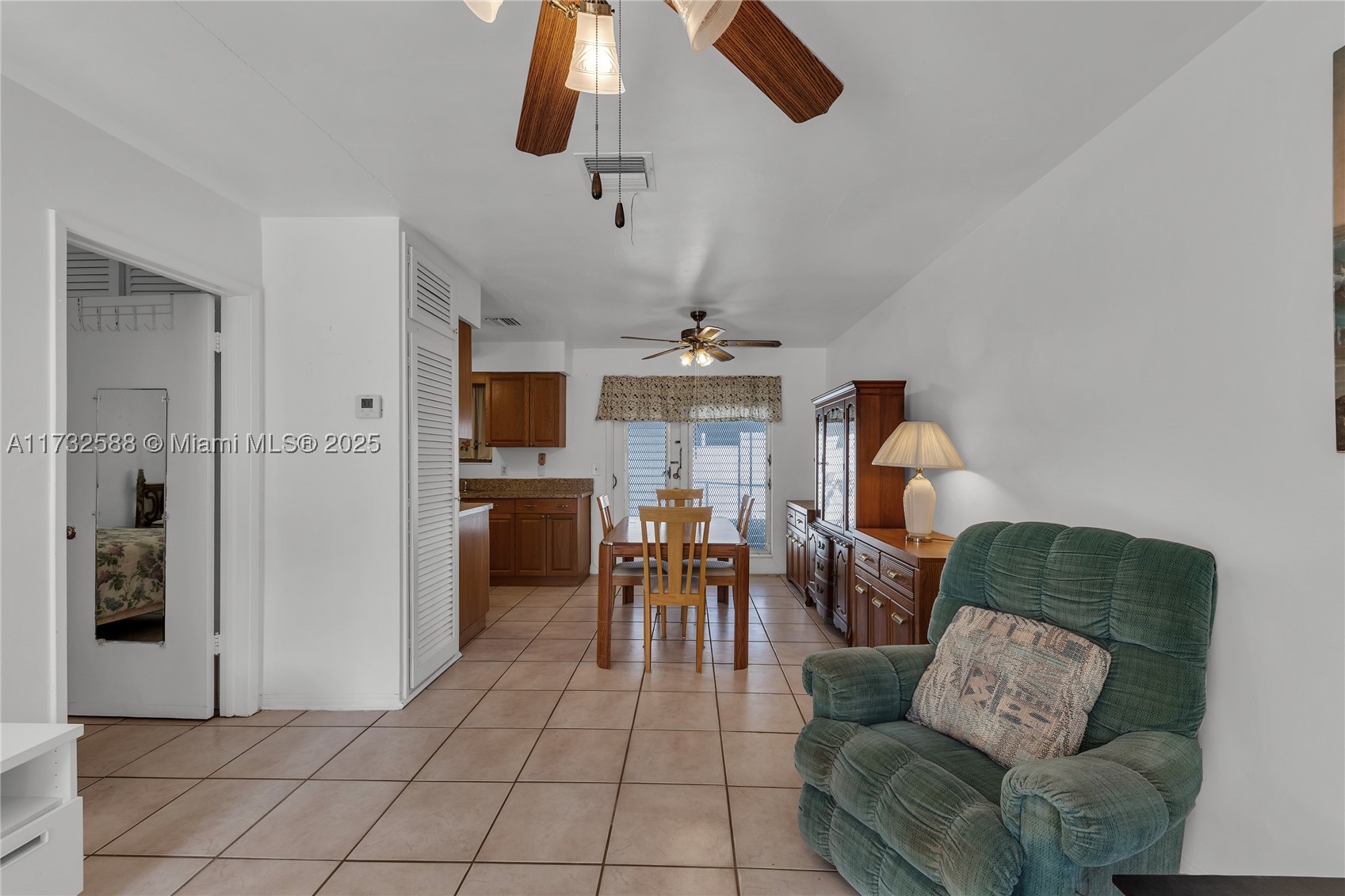 2300 Jackson St 10 Property Photo 16