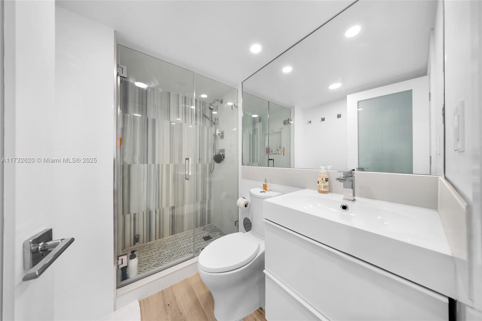 7135 Collins Ave 1202 Property Photo 17