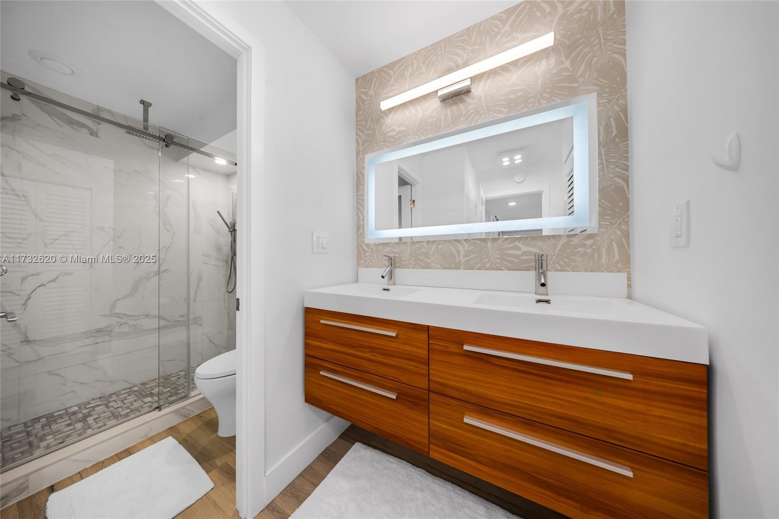 7135 Collins Ave 1202 Property Photo 23