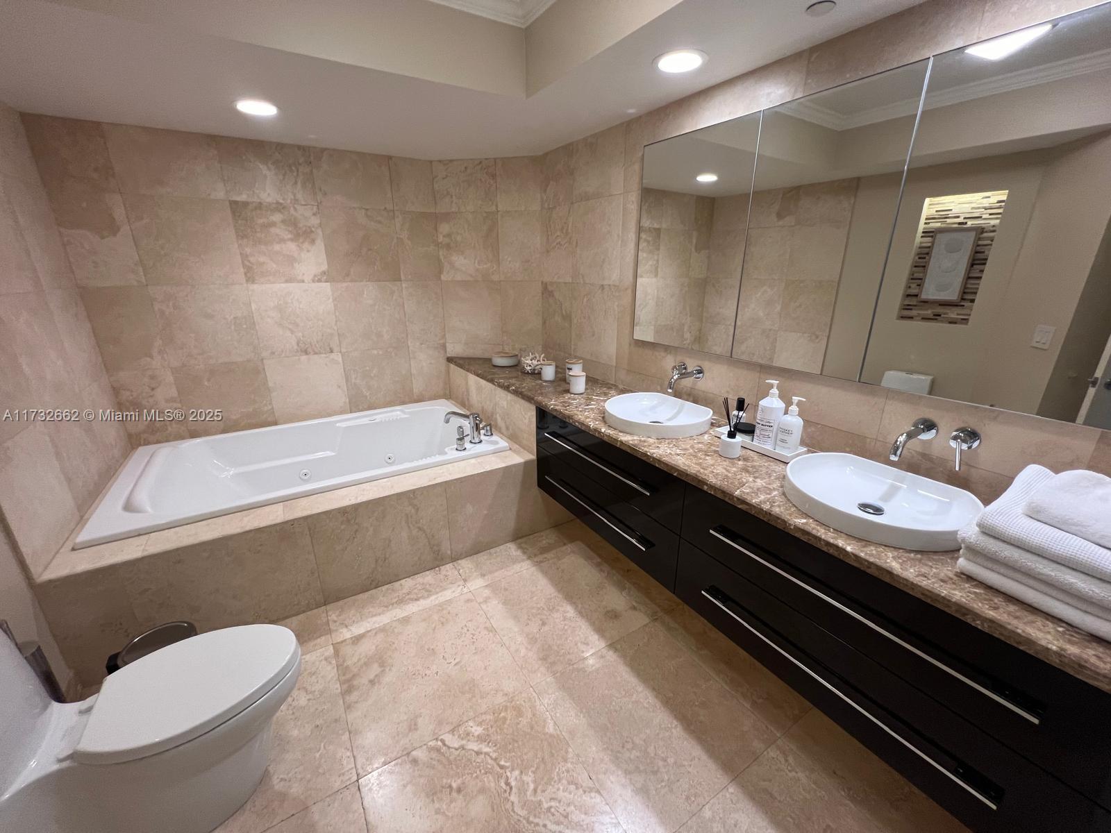 16400 Collins Ave 644 Property Photo 25