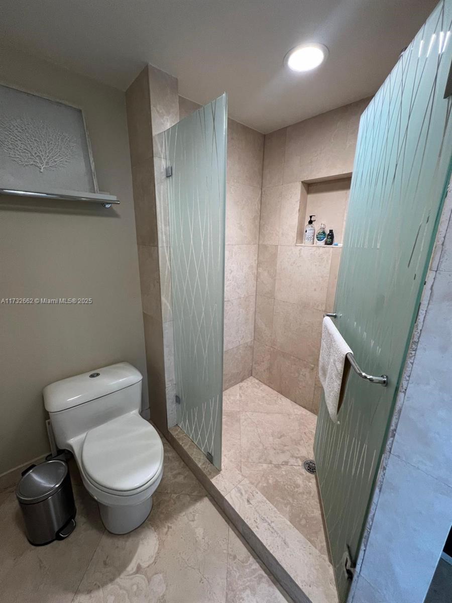 16400 Collins Ave 644 Property Photo 31