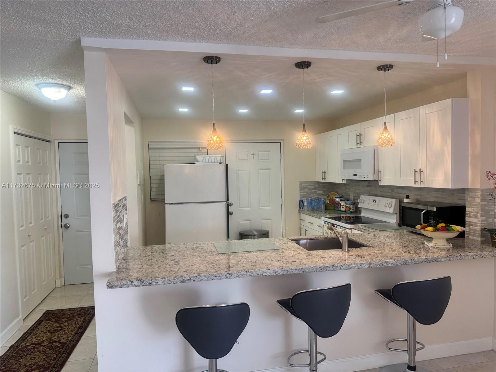 3750 Ne 170 St E-406 Property Photo 14