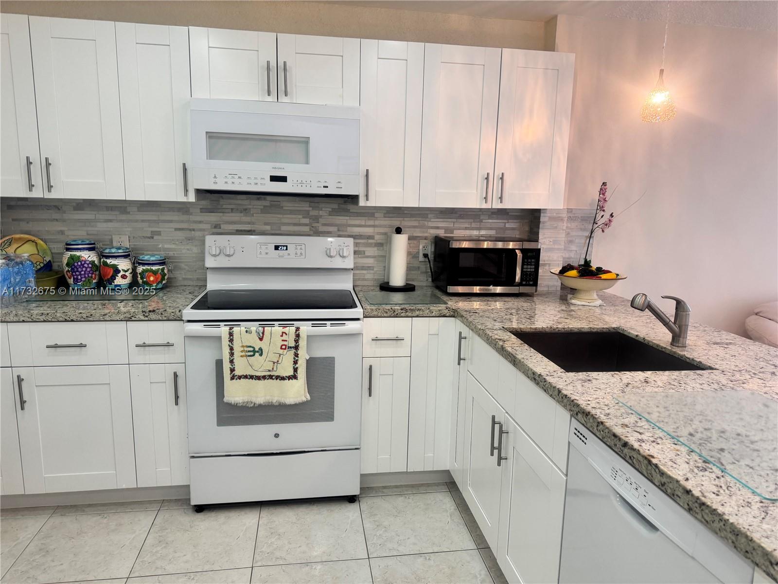 3750 Ne 170 St E-406 Property Photo 16
