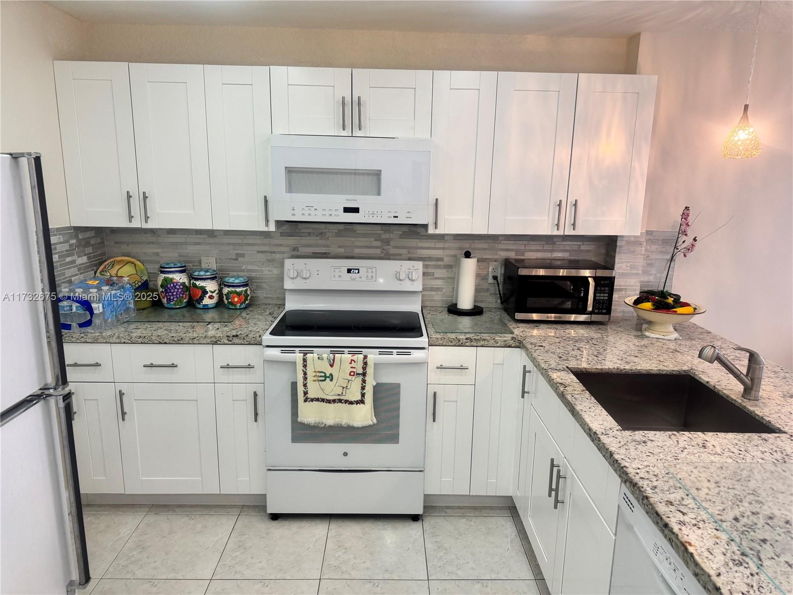3750 Ne 170 St E-406 Property Photo 17