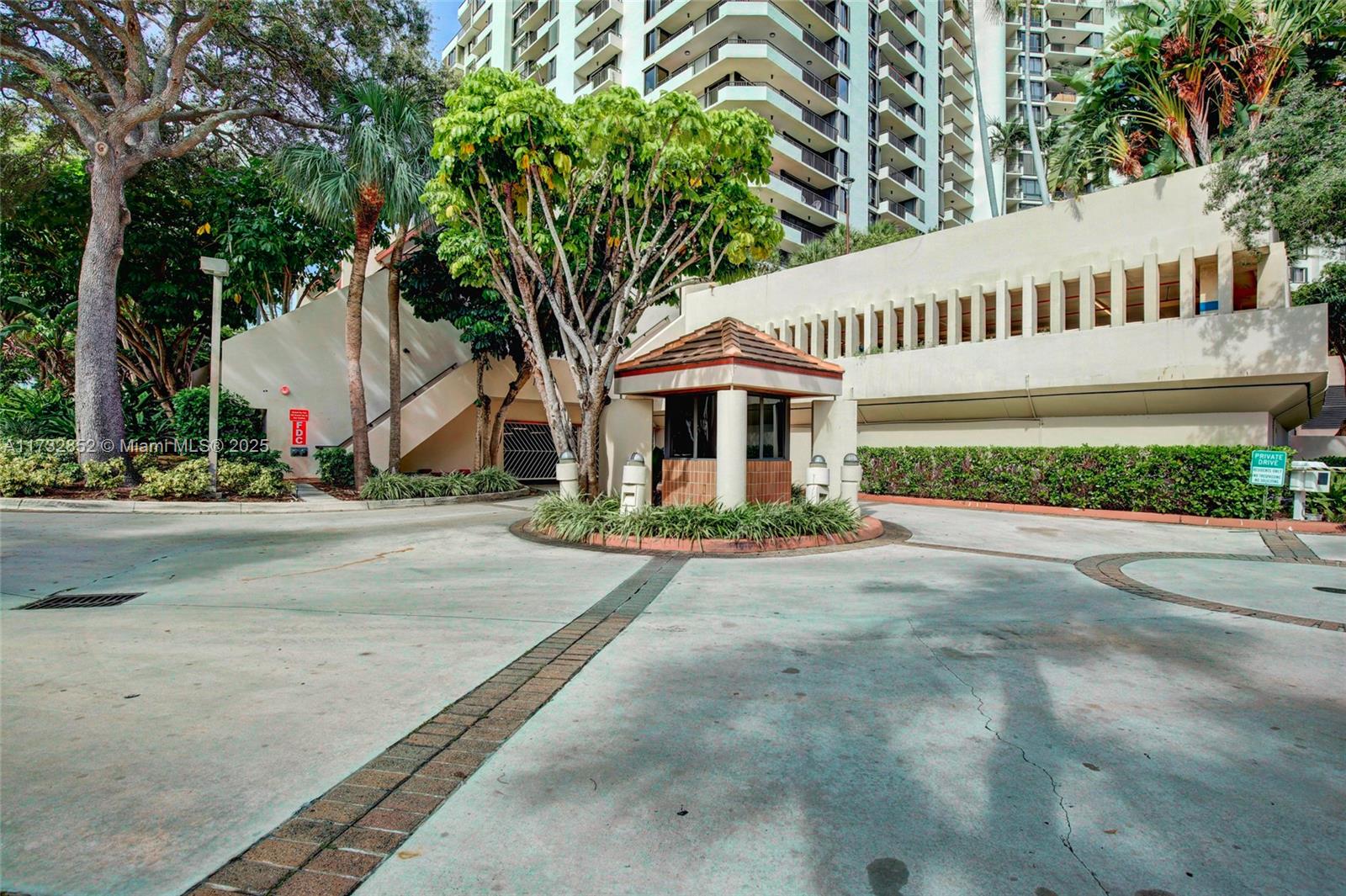 520 Brickell Key Dr 201 Property Photo 2