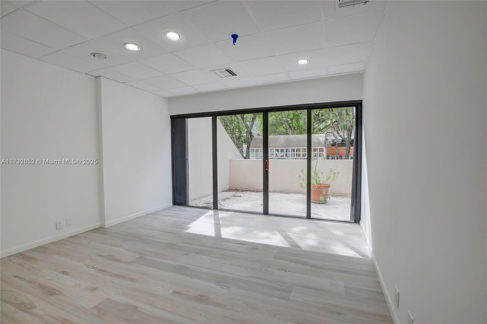 520 Brickell Key Dr 201 Property Photo 6