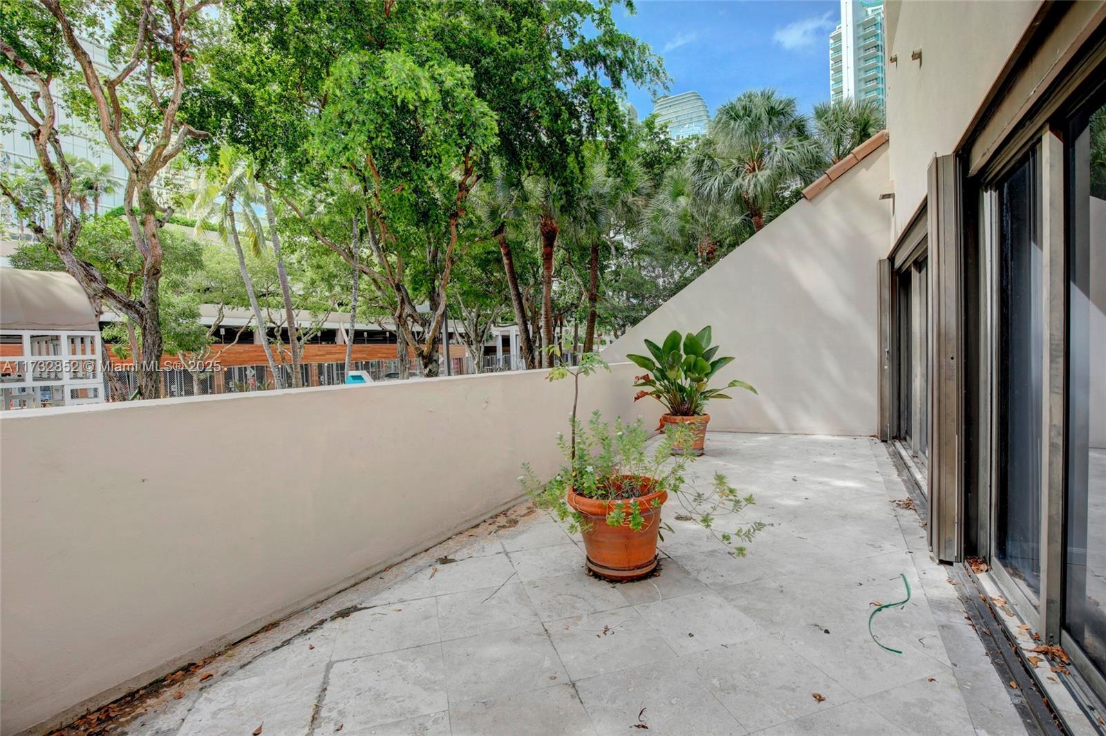520 Brickell Key Dr 201 Property Photo 8