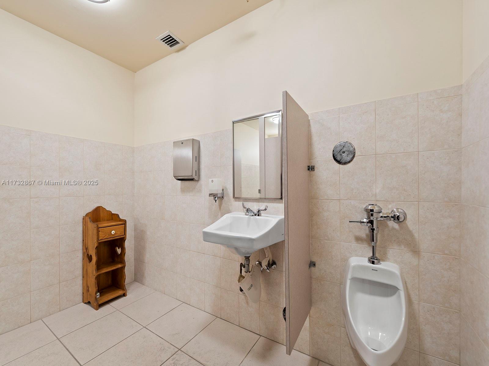 11050 N Kendall Dr 106 Property Photo 19