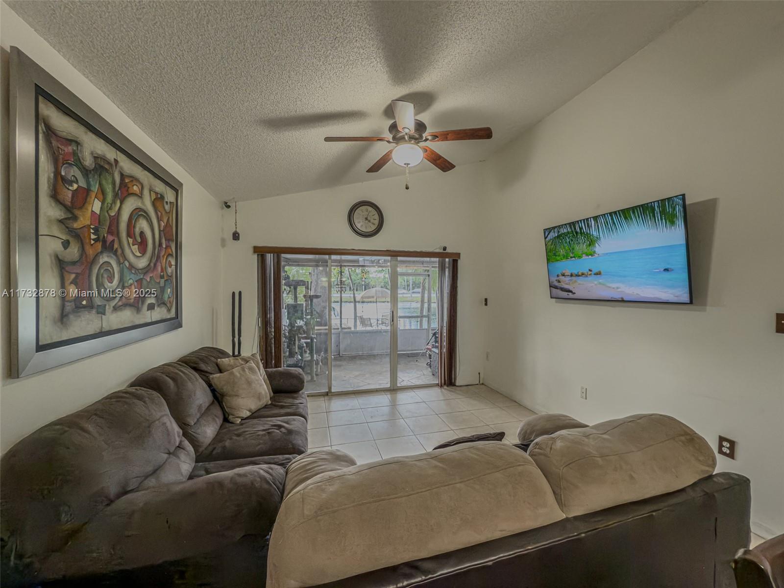 205 Sw 159th Way Property Photo 5